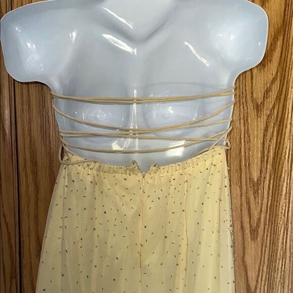 P’Zazz Prom beaded Elegant Yellow Prom Gown Size 6 - Picture 7 of 14